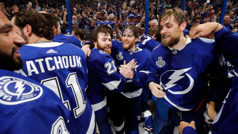 https://1159961496.rsc.cdn77.org/data/images/full/42977/tampa-bay-lightning-win-stanley-cup-defeat-montreal-canadiens-in-five-games-to-claim-back-to-back-titles.jpg?w=816&h=459