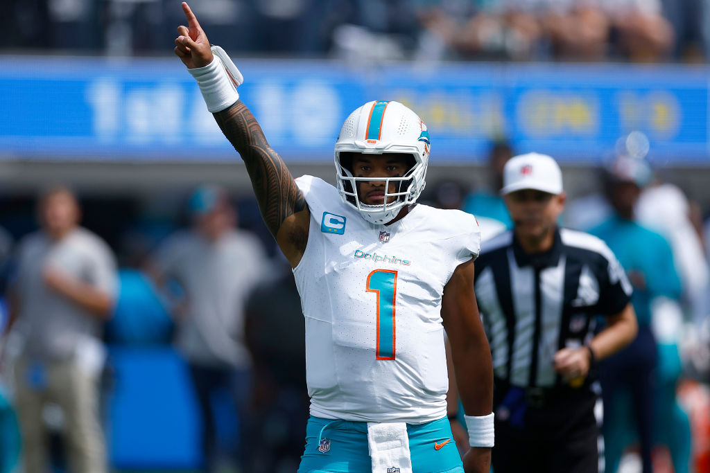 Miami Dolphins' throwback uniforms to honor team's first year