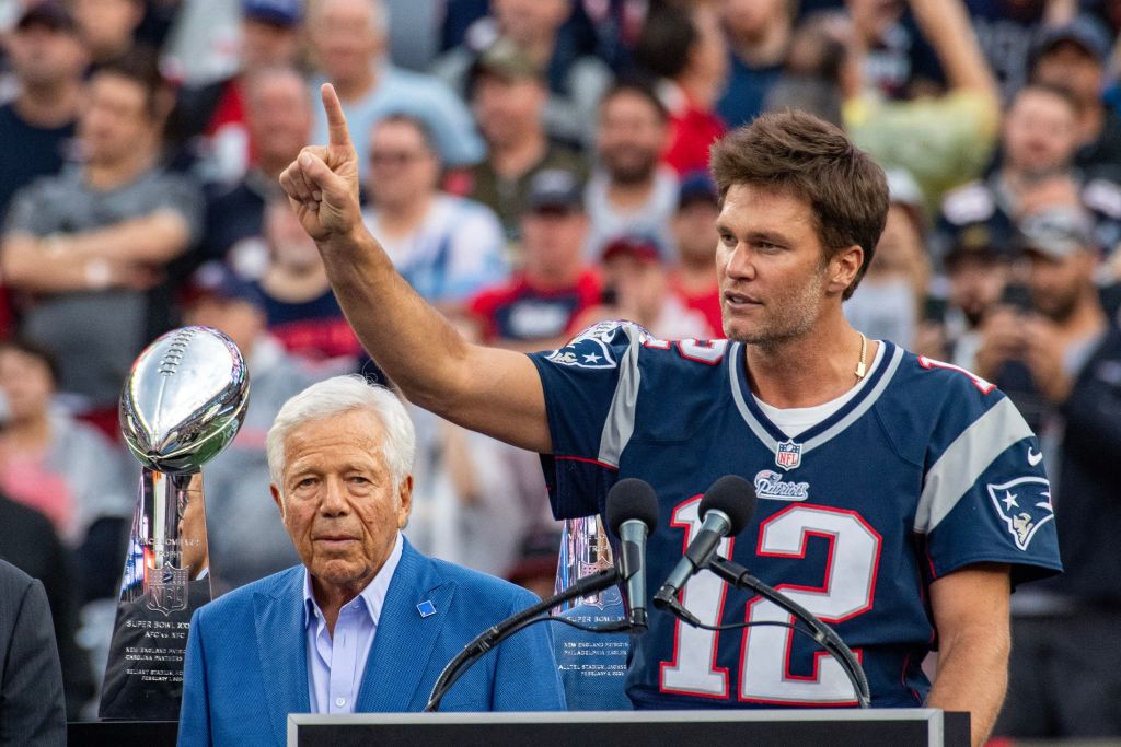 Tom Brady honored at halftime of Patriots' loss to Eagles, will be