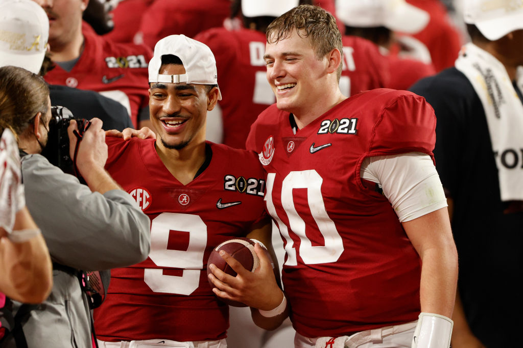 Bryce Young, winless Panthers visit Tua Tagovailoa's Dolphins in former  Alabama QBs' first matchup
