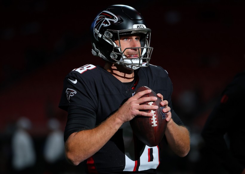 Kirk Cousins #18 of the Atlanta Falcons warms up prior to facing the Jacksonville Jaguars at Mercedes-Benz Stadium on August 23, 2024 in Atlanta, Georgia.