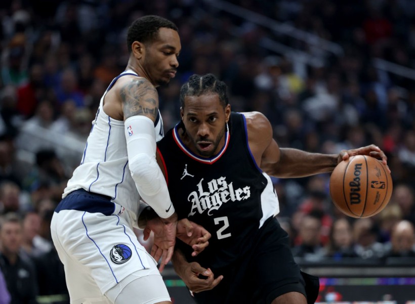 Clippers Coach Ty Lue Confirms Kawhi Leonard Will Miss Preseason Finale: 'Continue to Keep Rehabbing'