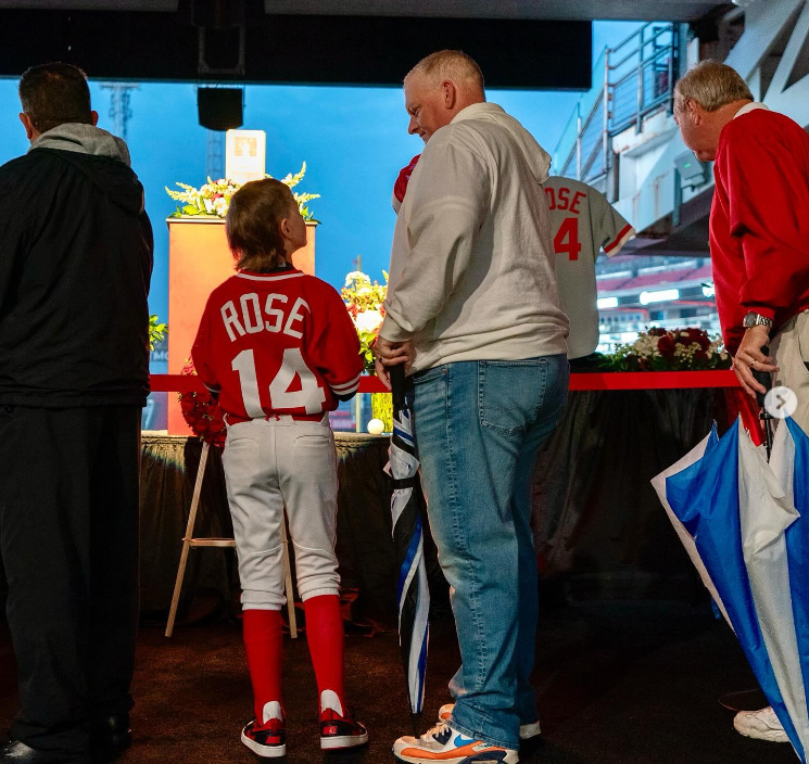 Cincinnati Reds Pay Tribute to Late Pete Rose, Executive Director Says it's a 'Moving Experience'