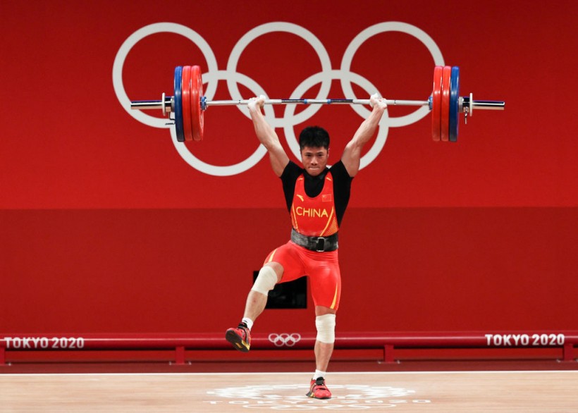 China’s Li Fabin Awes With ‘Flamingo’ Lift En Route to a Gold Medal in 2020 Tokyo Olympics