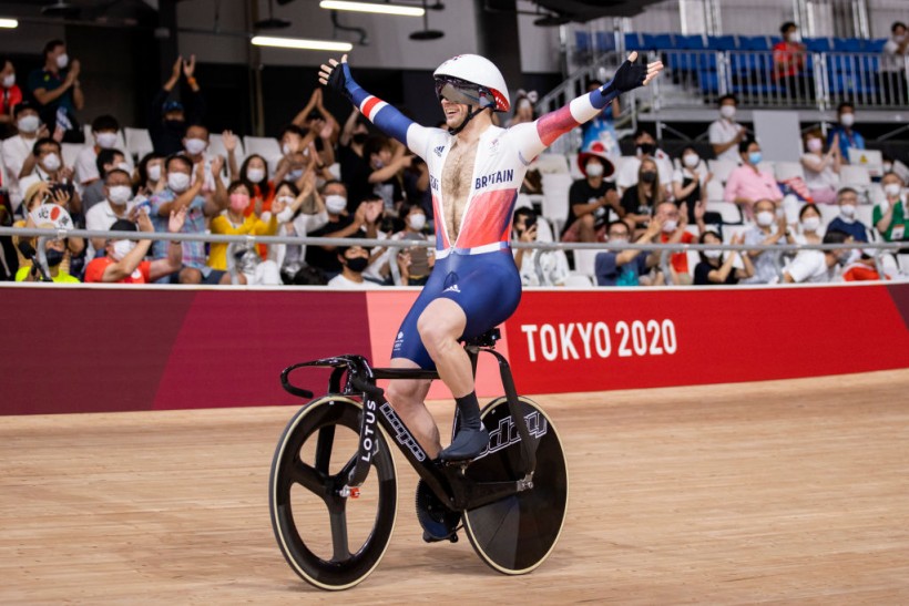 Jason Kenny Breaks Hoy and Wiggins' Records With Keirin Gold Medal for Team GB at Tokyo Olympics