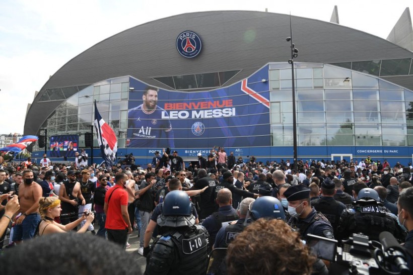 Messi Mania in Paris as PSG Unveils Soccer Superstar: When Will He Make His French Debut?