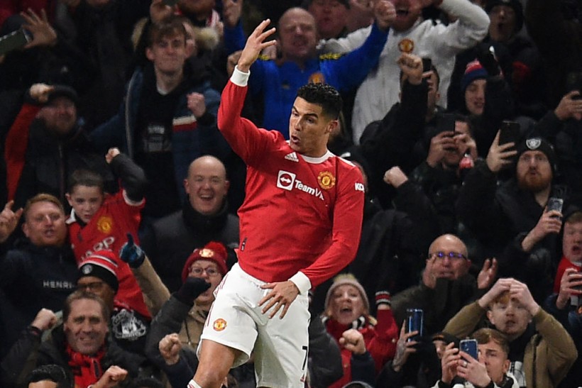 Ronaldo Leads Manchester United to Comeback Win Over Arsenal; Scores 800th Career Goal