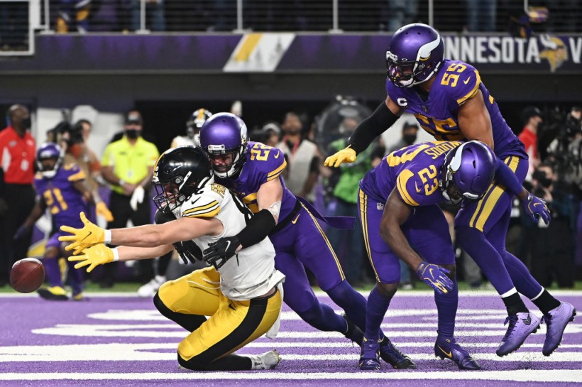 Minnesota Vikings Torture Fans Again on TNF; Hold Off Pittsburgh Steelers' Rally After Letting 29-0 Lead Slip