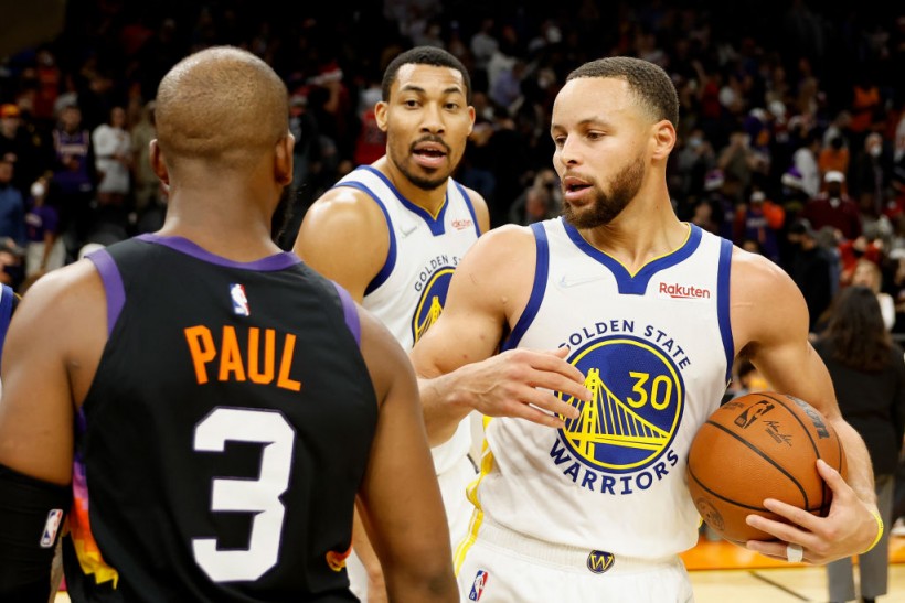 Stephen Curry Finally Delivers on Christmas Day as Golden State Warriors Take Down Phoenix Suns