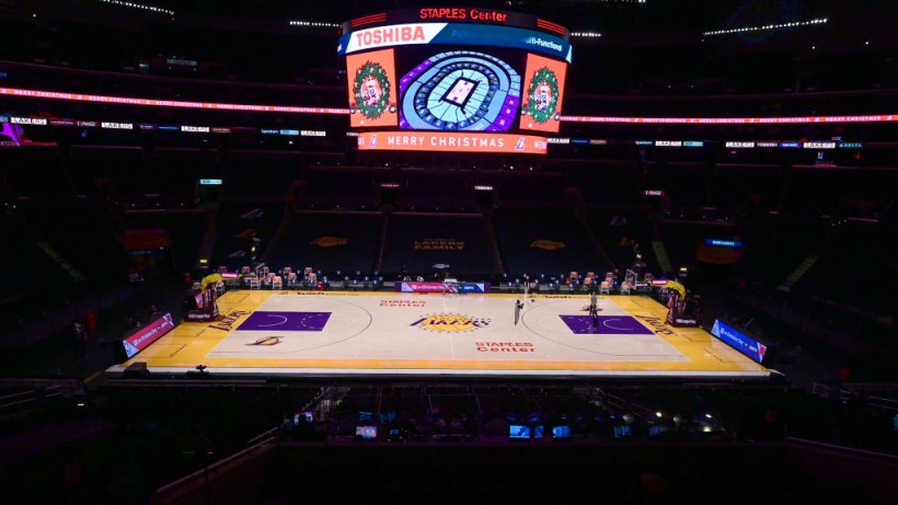 Dallas Mavericks v Los Angeles Lakers