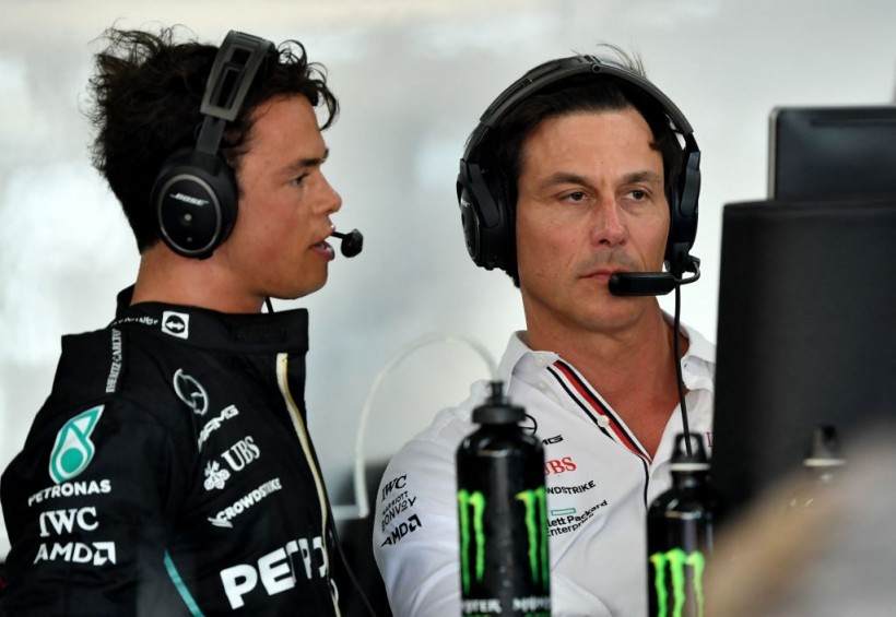 Nyck de Vries and Toto Wolff - AUTO-PRIX-FRA