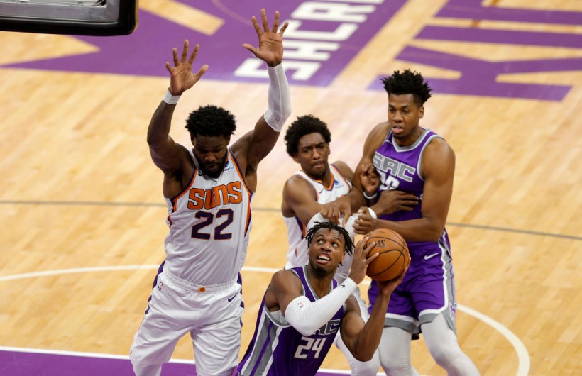 Deandre Ayton and Buddy Hield - Phoenix Suns v Sacramento Kings
