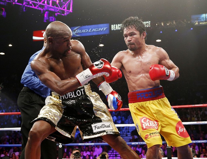 Floyd Mayweather Jr. and Manny Pacquiao in their 2015 boxing clash