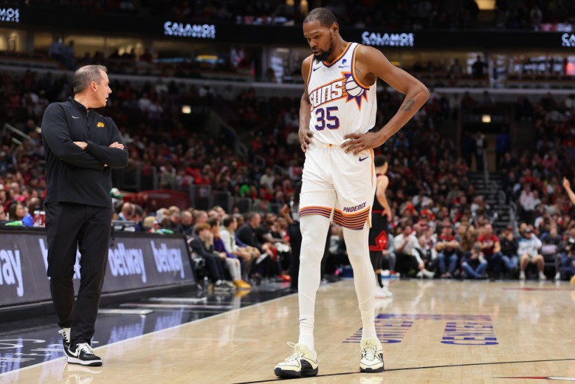 Frank Vogel and Kevin Durant - Phoenix Suns v Chicago Bulls