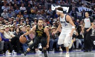  Klay Thompson Emotional in Warriors' Tribute; Curry, Green Keep Emotions in Check With Dubs' Win